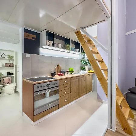 Przy Rynku Dluga 23 *